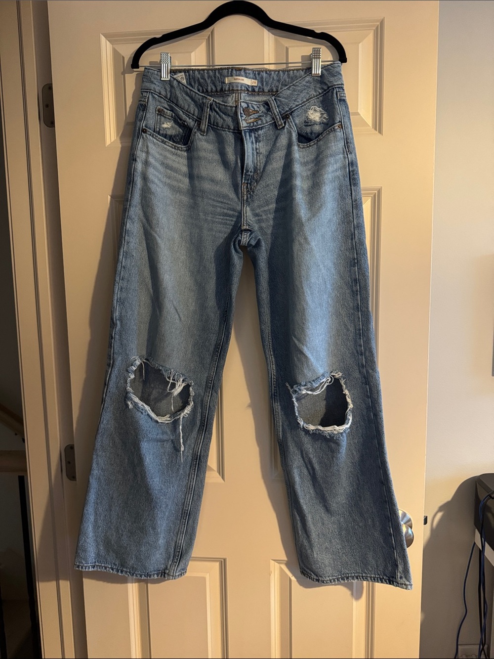 Levi's superlow Distressed Wide-Leg Jeans